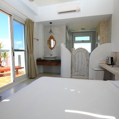 豪華海景浴缸雙人房（附面海陽台） 小徑民宿-後壁湖海景館優惠