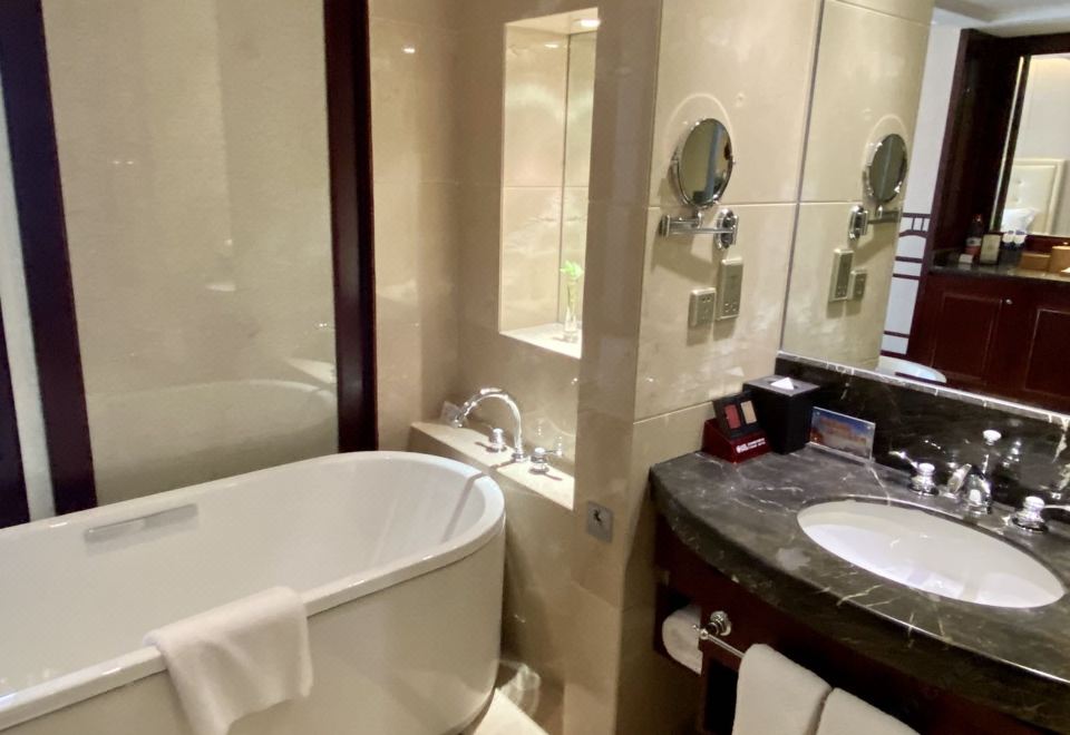 小熊尼奥江景亲子房