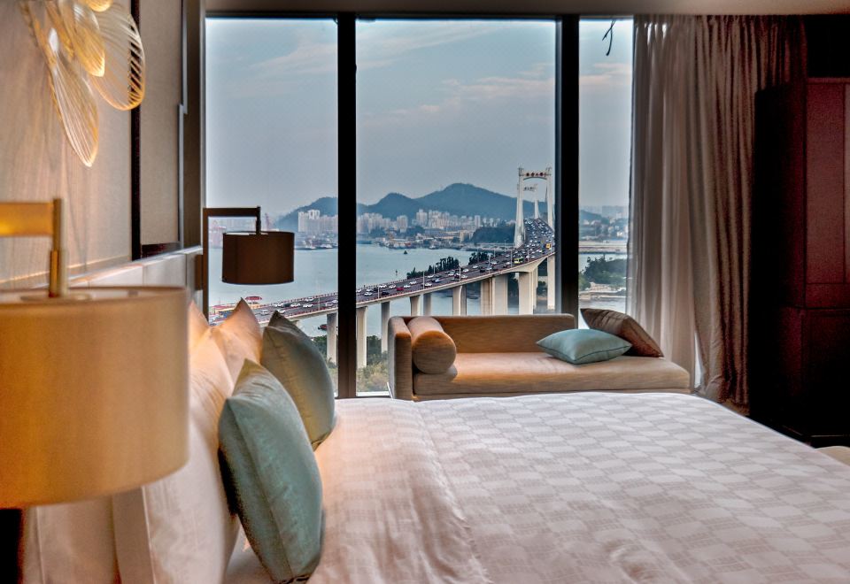 豪华海沧大桥景观超大床（270°桥景揽山海维港）