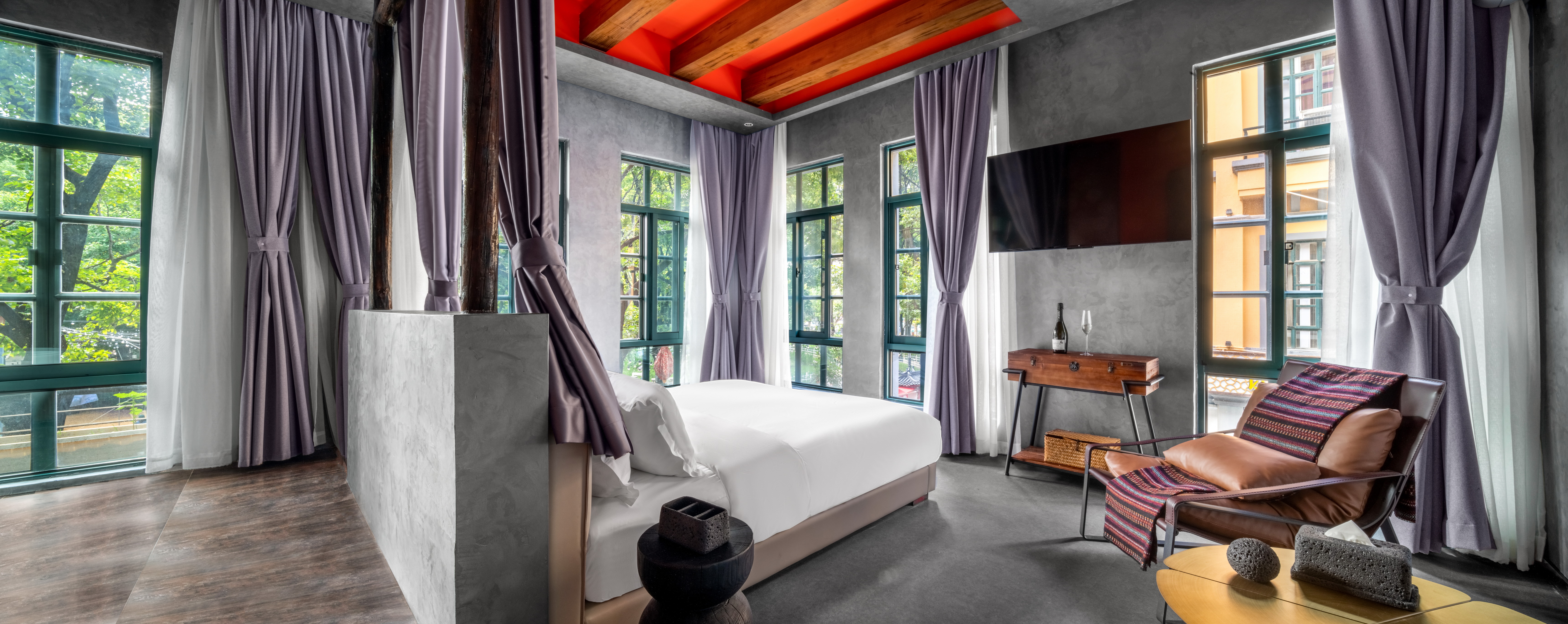 彝族丨270°景观豪华浴缸大床房