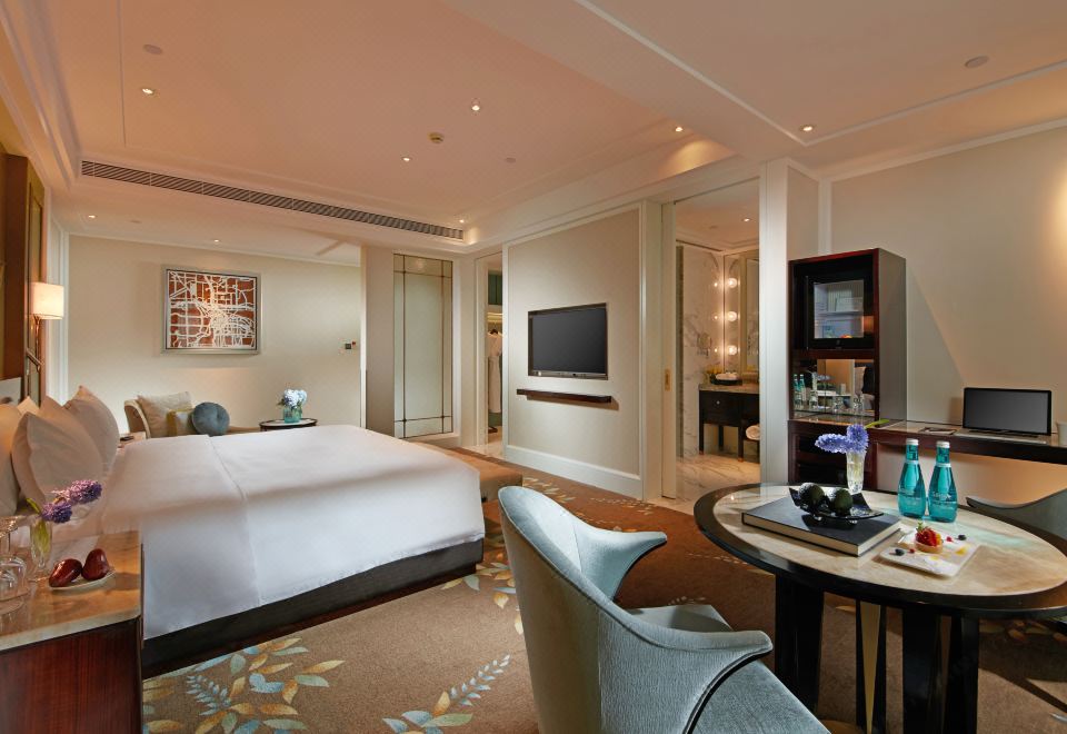 行政大床城景房