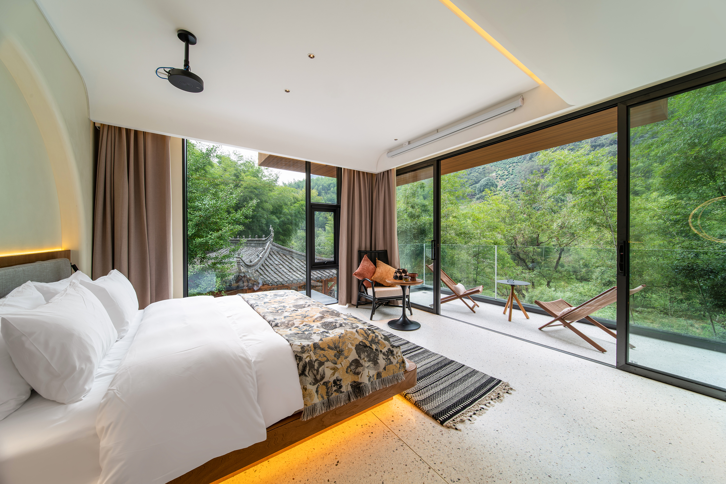 溪上·露台观景投影大床房（全景入怀+270°閲山画景）