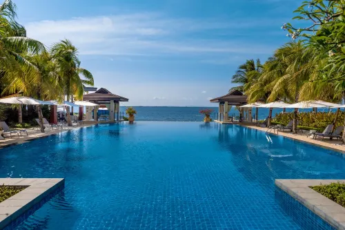Crimson Resort and Spa Mactan