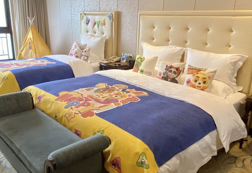 小熊尼奥江景亲子房