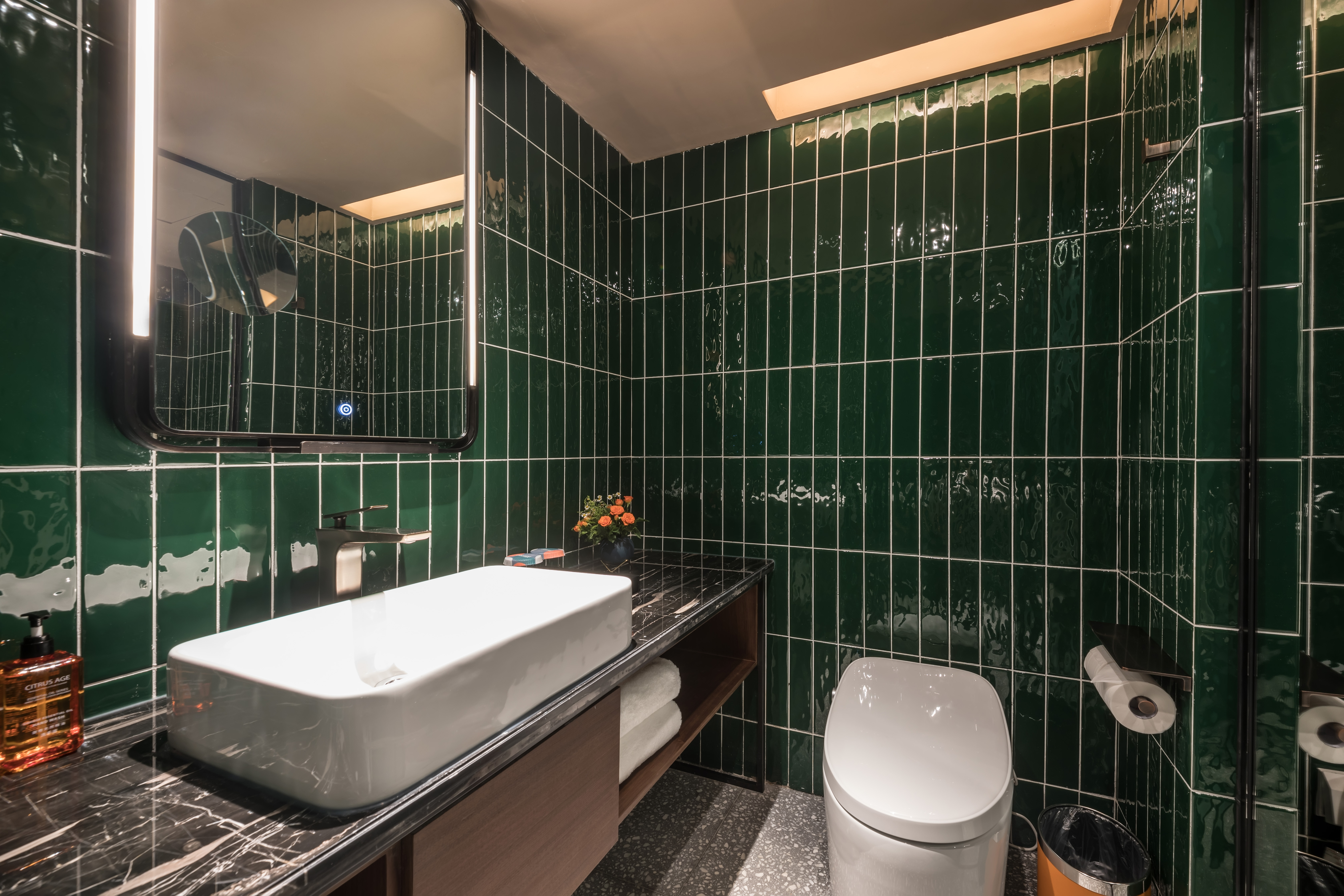 商务大床房（智能客控+KINGKOIL床垫+迷你冰箱）