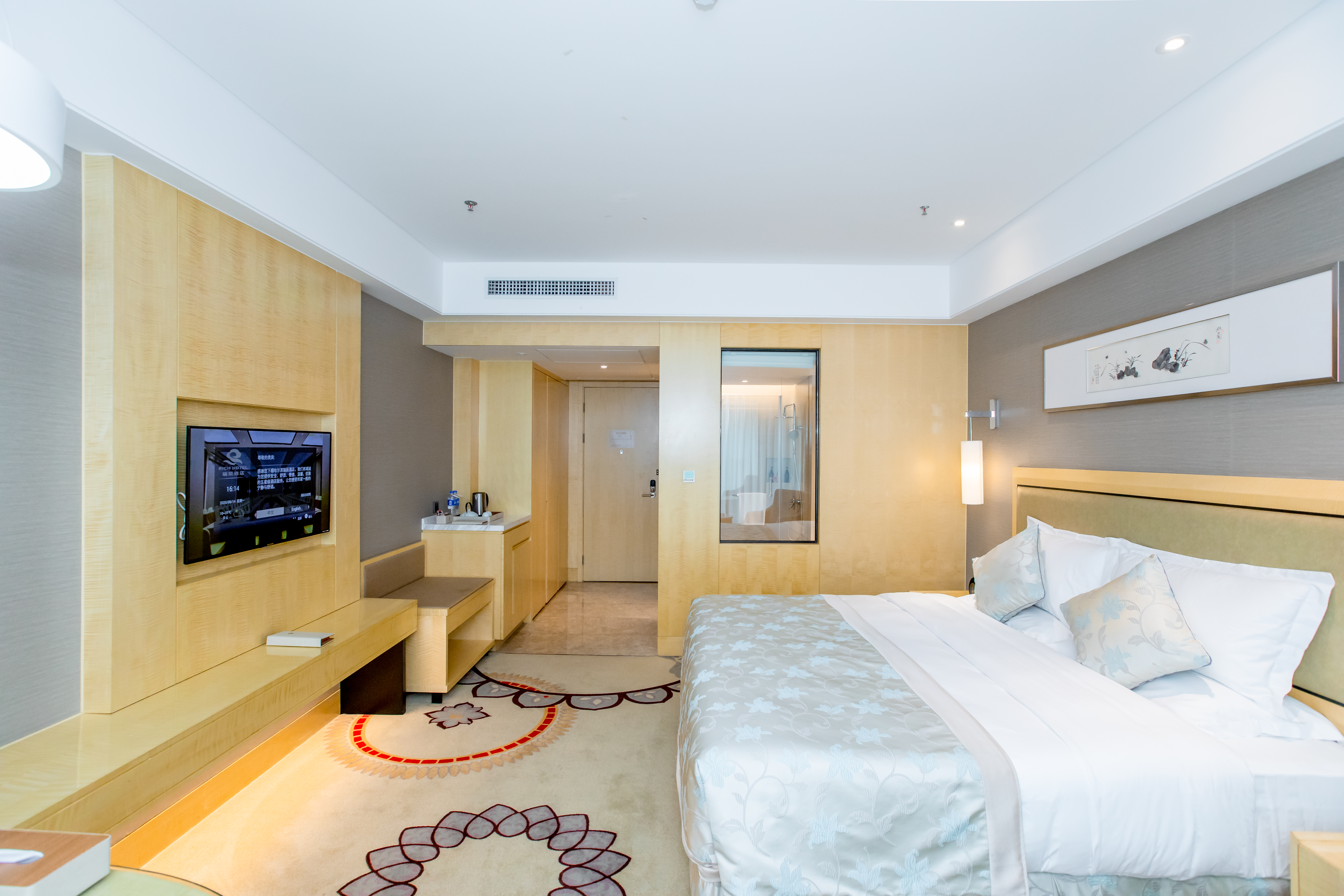 舒雅·城景大床房（休闲沙发+办公桌）