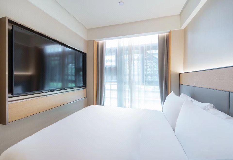 舒压高级大床房（65寸电视投屏+独立空调+零压枕头）