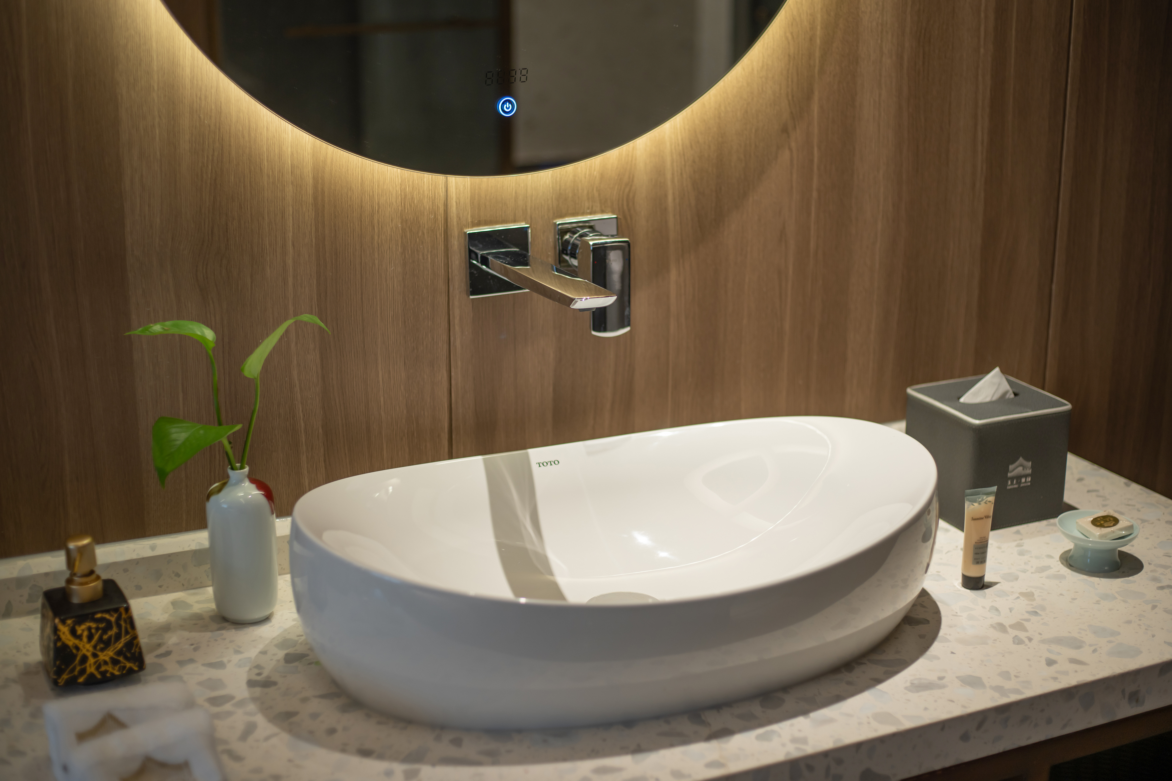 玉缘-轻奢大床房（乳胶床垫+高清影视+办公书桌）