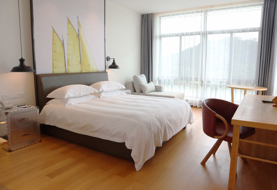 Qiandaohu Xinbo Holiday HotelDeluxe Family Room - 4-Room