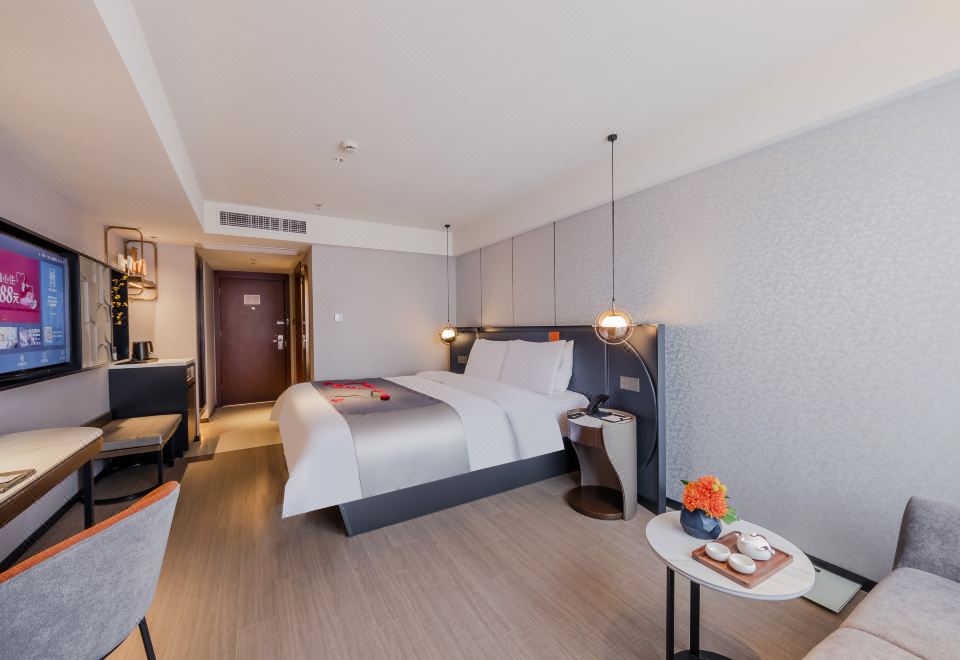 高级大床房【欧式风格+投屏电视+智能客控】