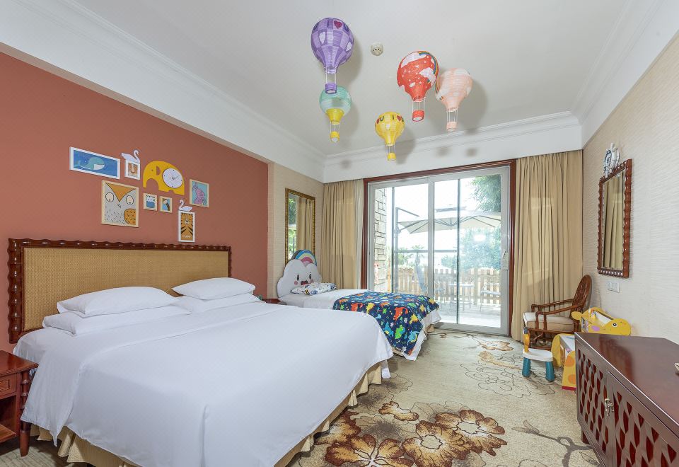 New Century Resort Qiandao LakeFamily Friendly Room - Courtyard-View