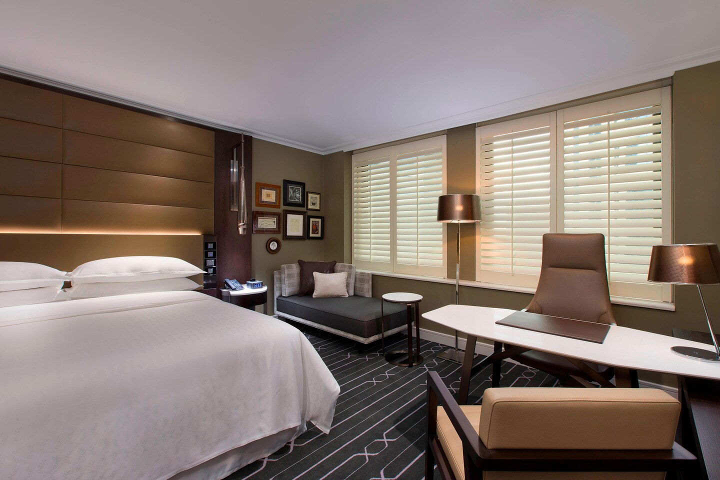 城市侧特大床房