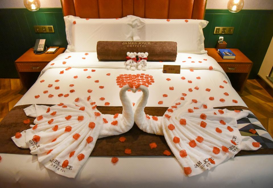 铂金精英大床房