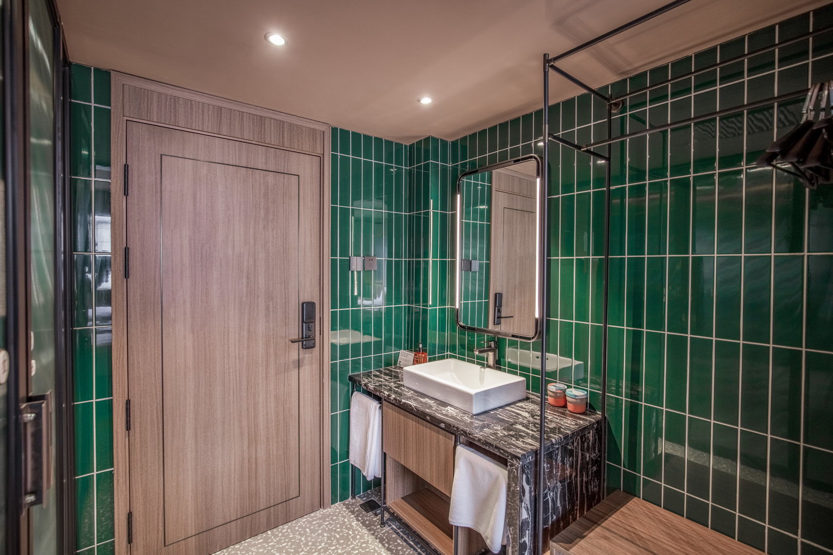 加州双床房（智能客控+电视投屏+小冰箱）