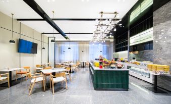Fenggang Atour Hotel - Housity