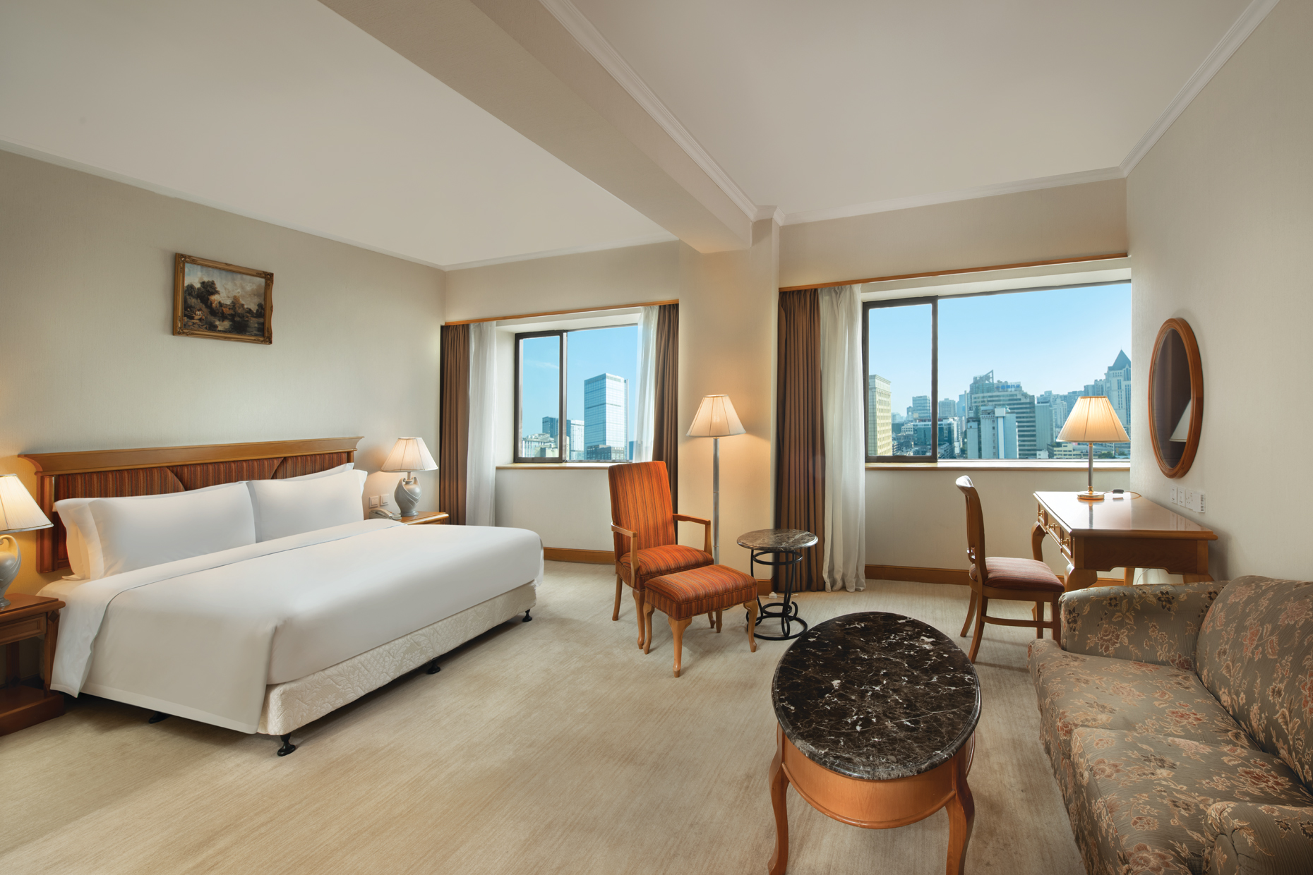 開放式大床套房（帶起居區）