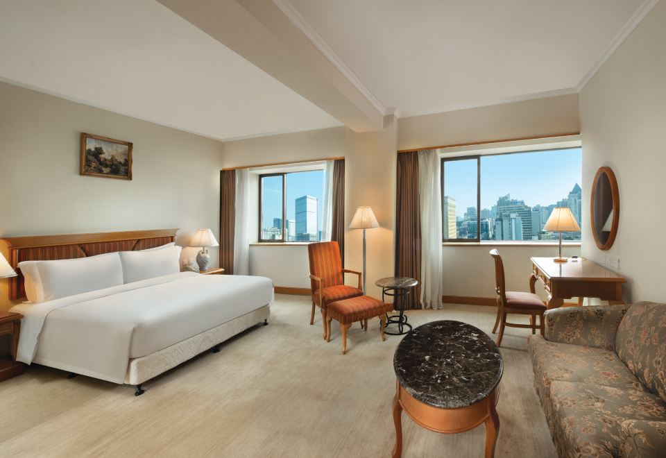 开放式大床套房（带起居区）