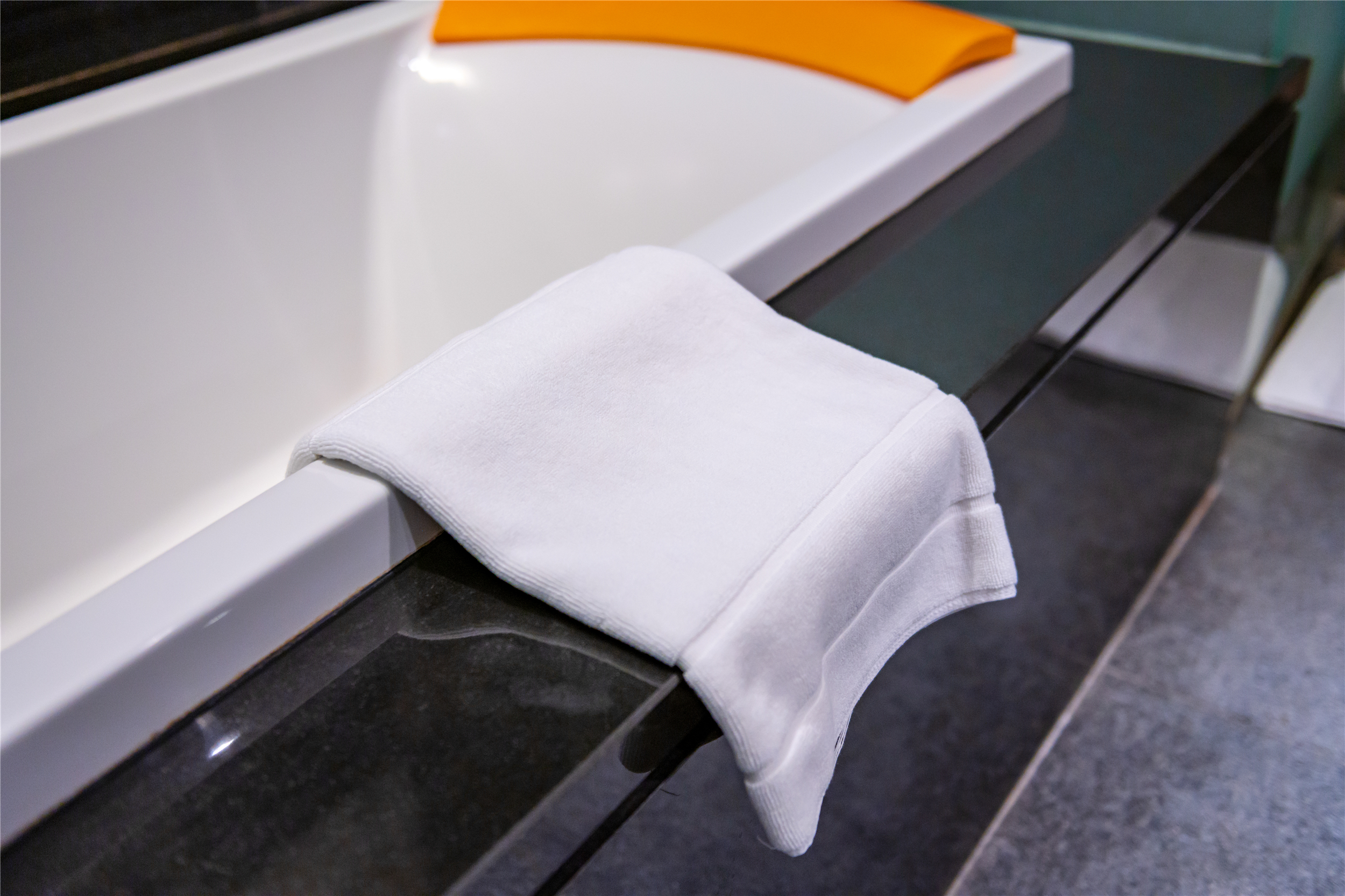 园林豪华大床房（大浴缸）