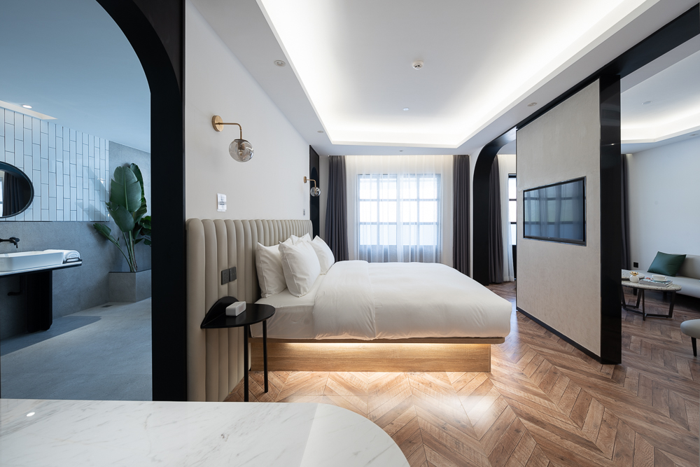 Charmy Way享樂套房-一室一廳+馬歇爾+戴森+浴缸+冰箱