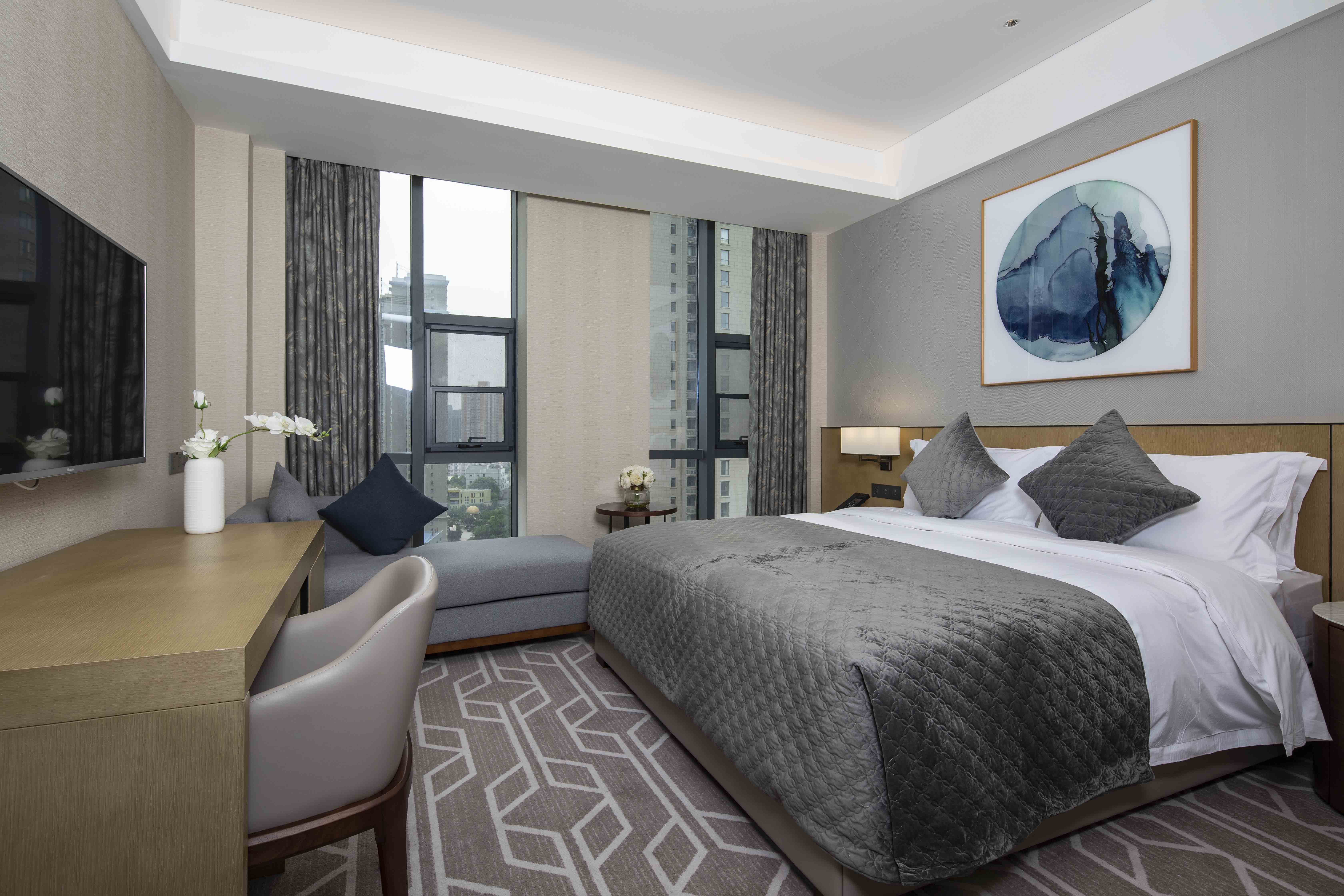 高级豪华大床房（花园景观+80支贡缎床品+金可儿床垫）