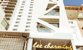 Lee Charming Hotel