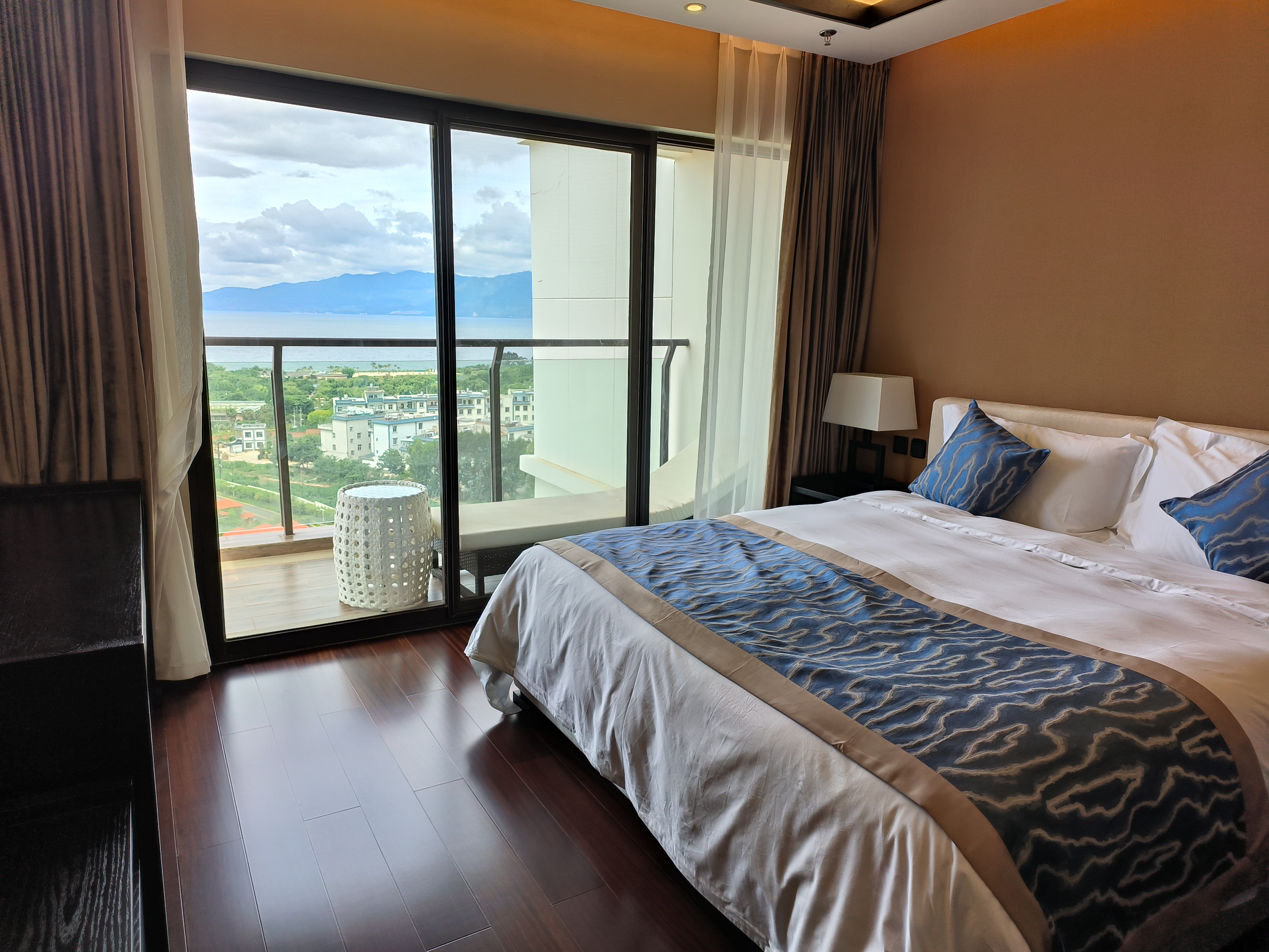 墅语·全湖景露台家庭套房