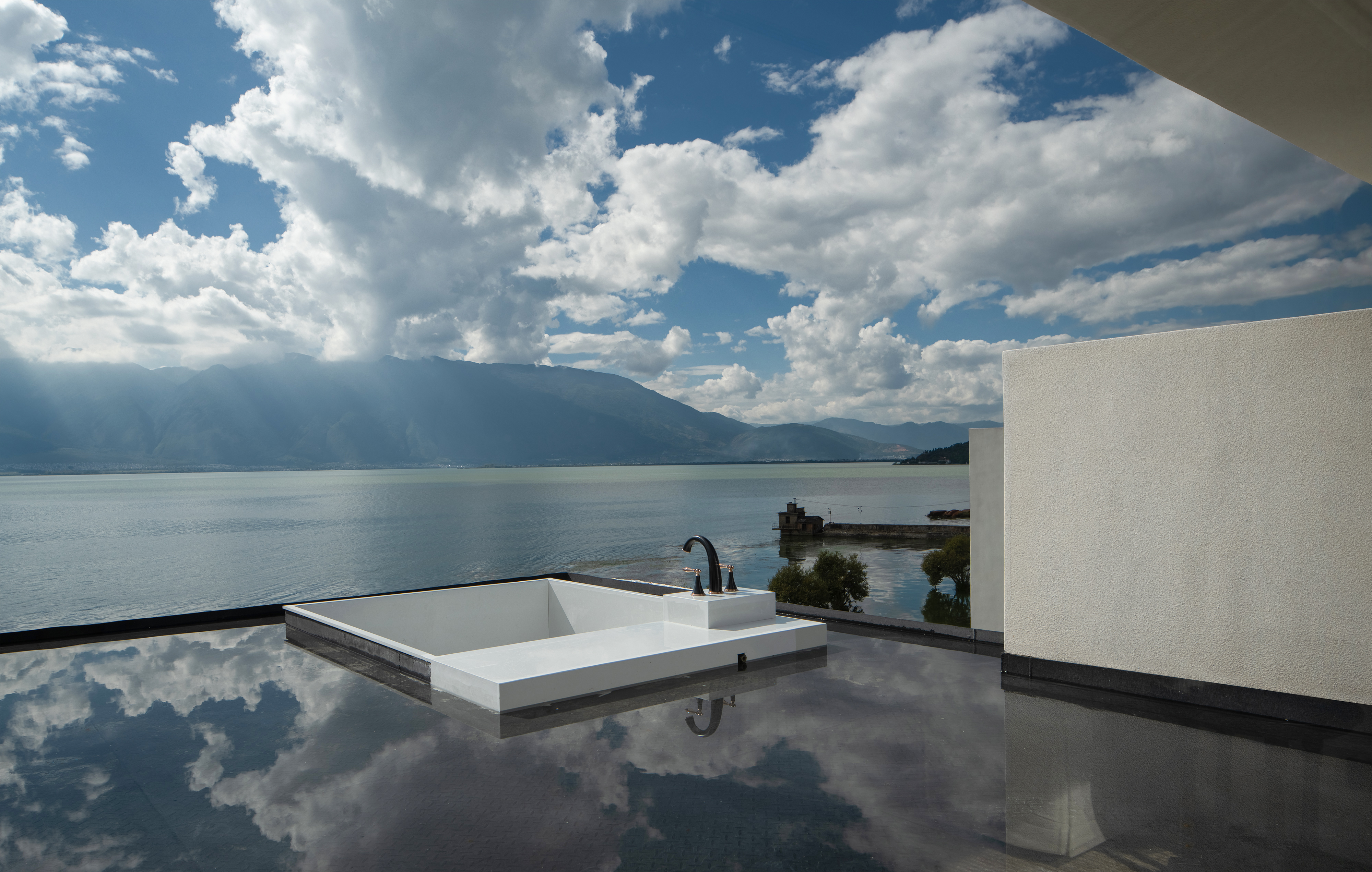 超大私享露台泡池大床房