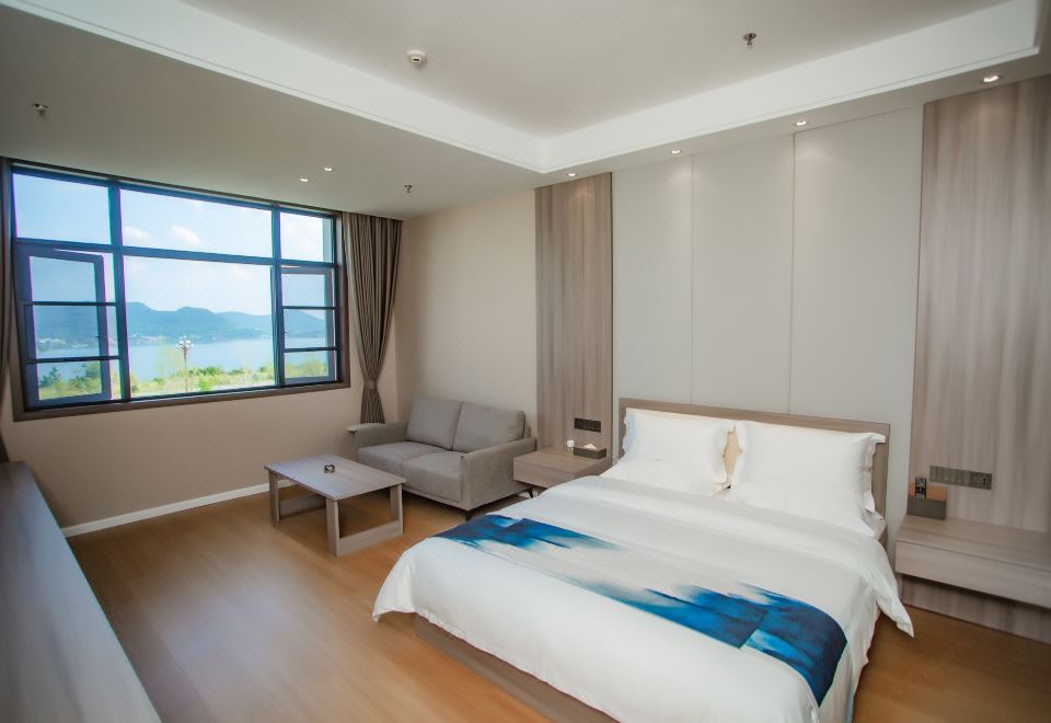 Deyuan River View  HotelRiver-view Double Room