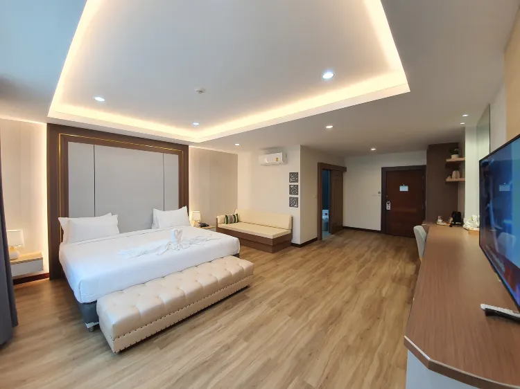 ห้องดีลักซ์มีวิวสวนหย่อม(เตียงใหญ่)