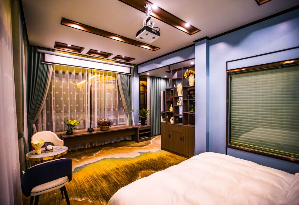 Heqing Huaxi Yazhu HomestayAdministrative Idyllic landscape king room