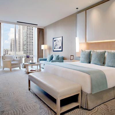Spa Grand Deluxe Room Trump International Hotel & Tower Chicago Promo Code