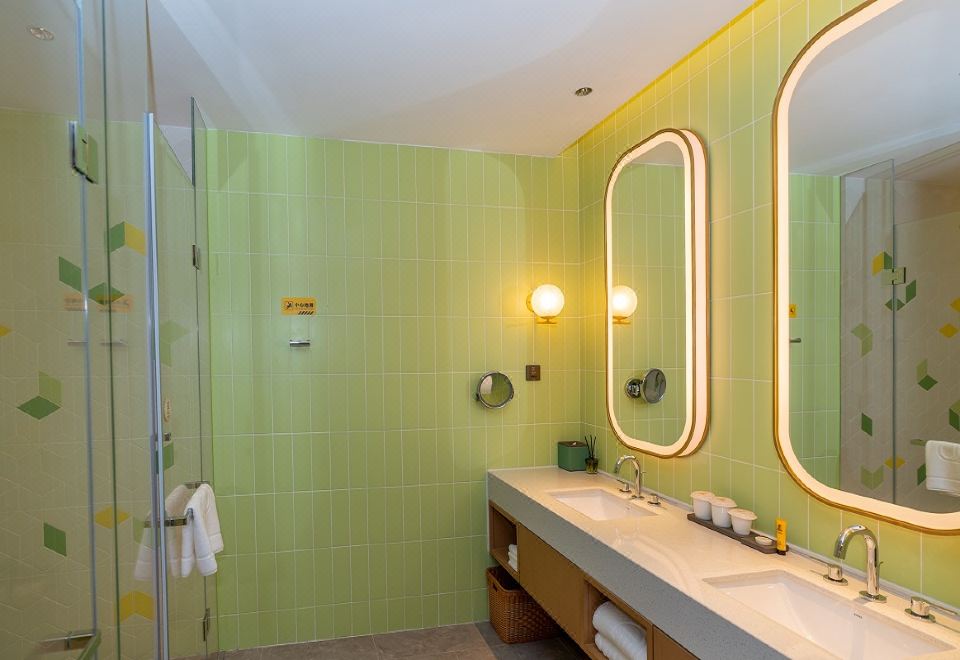 Fantawild holiday hotel XiamenGuestroom - Garden-View (2 Beds) (Balcony)