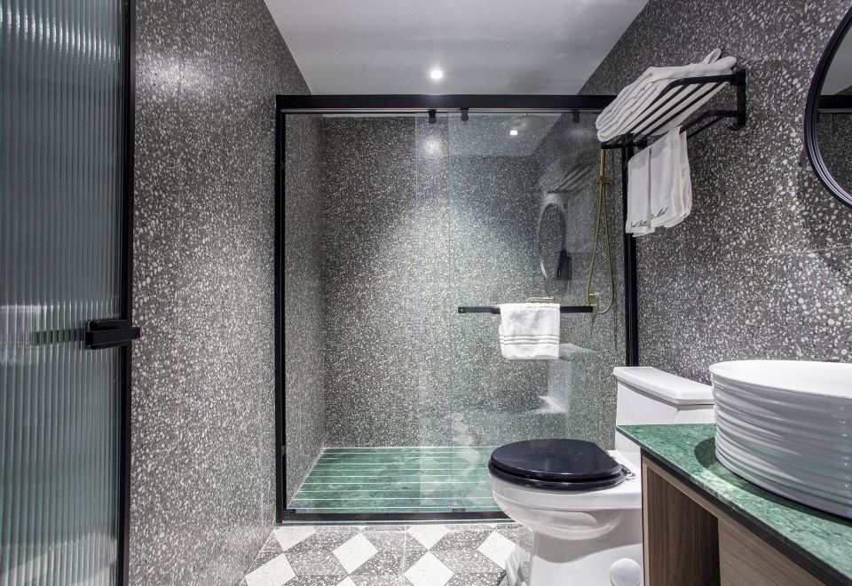 智能巨幕三人电竞房[3060+32寸2K 165HZ显示器]