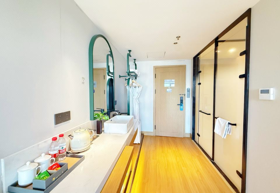 商务舒适大床房 （65寸高清投屏）