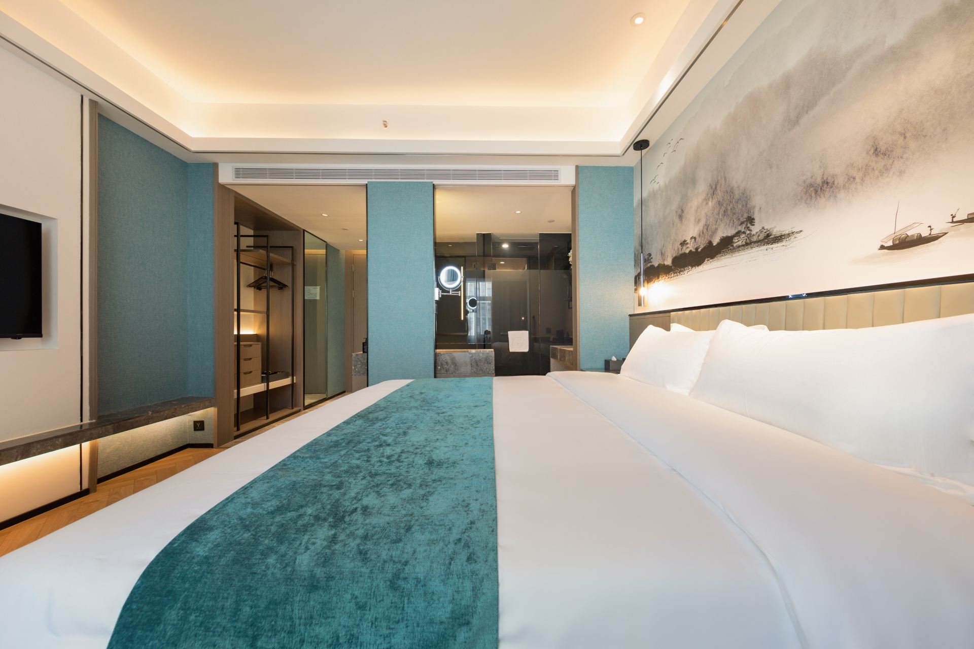 Deluxe Queen Room
