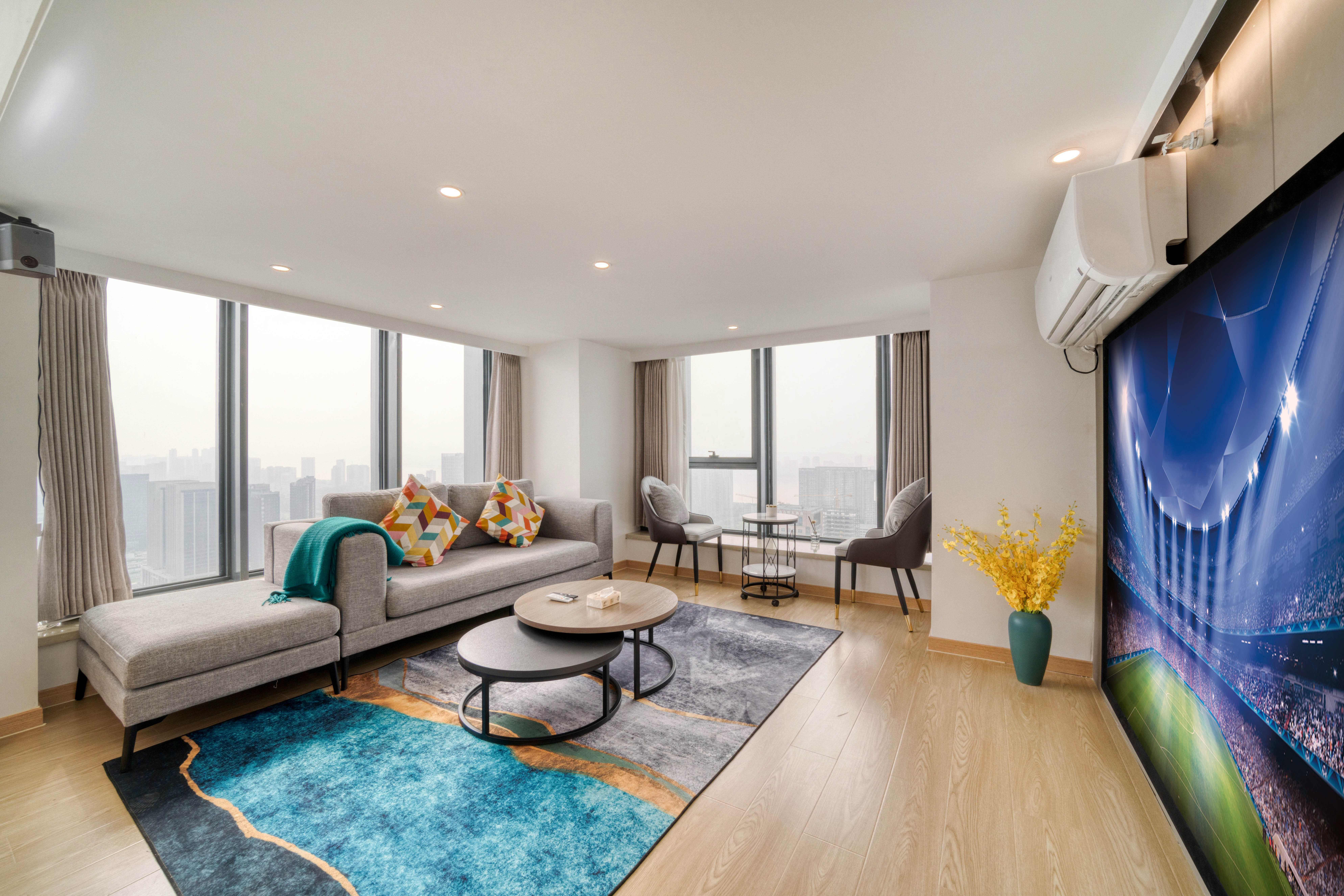 高级行政LOFT家庭影院双床房多种套房（极米投屏）