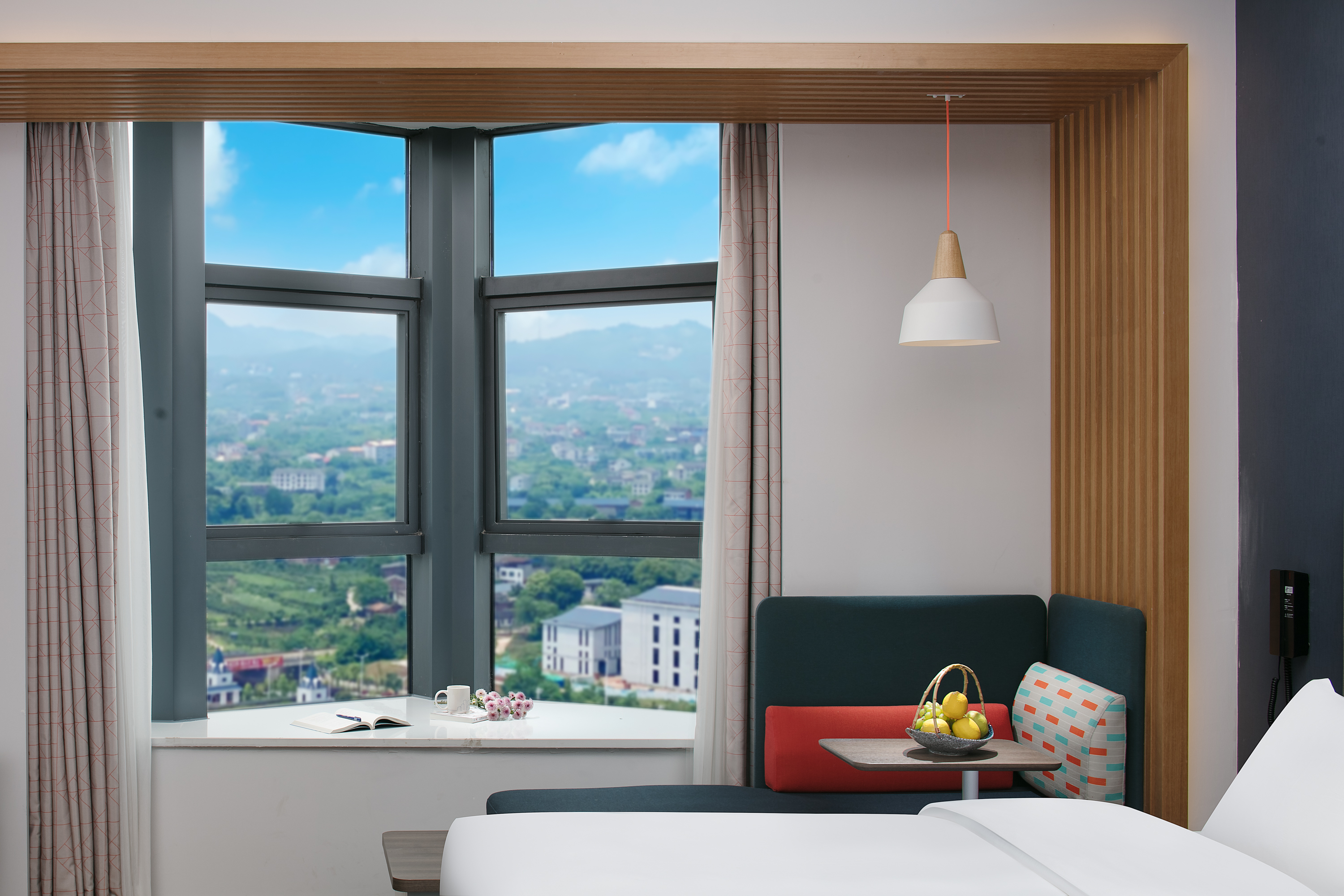 智选高级大床房（舒达床垫+办公桌椅+全身镜）