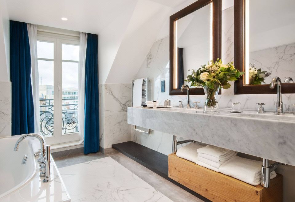 Hyatt Paris MadeleineEiffel Tower Suite