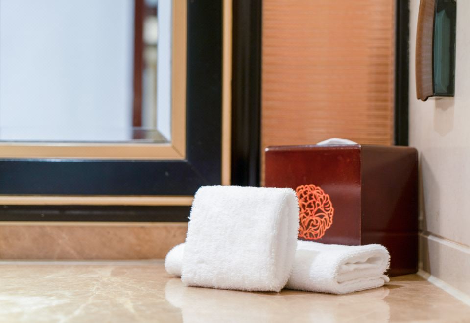 豪華大床房（漢斯格雅雅生系列衞浴+甜夢之床）