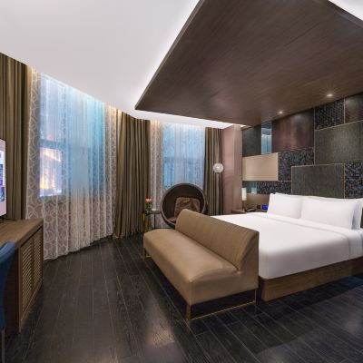 小套房（浴缸+小冰箱+65寸一鍵投屏電視+深度睡眠記憶枕） 桔子水晶天津津灣廣場飯店優惠