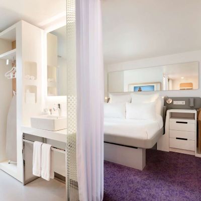 Premium Queen Corner Room Yotel Boston Promo Code
