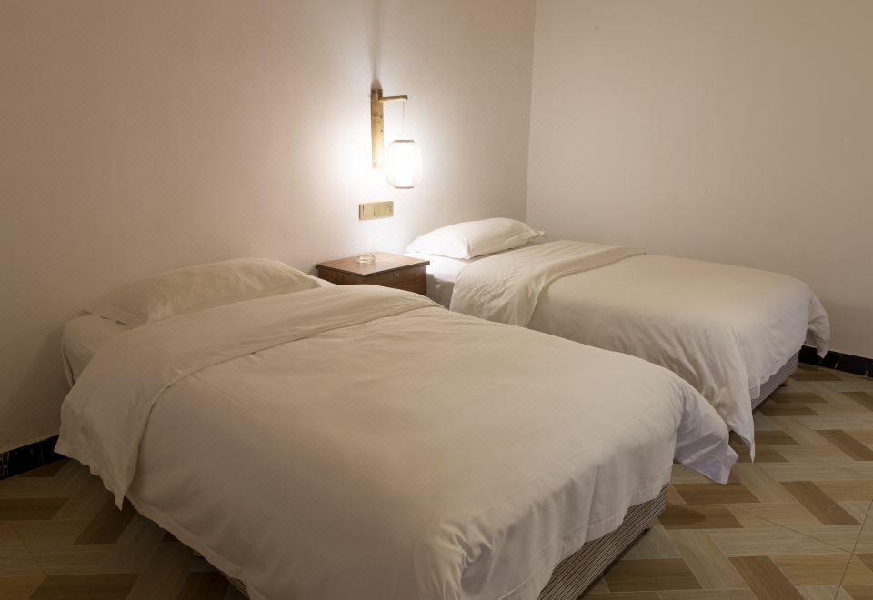 Standard Room - Double Occupancy, Mountain-View