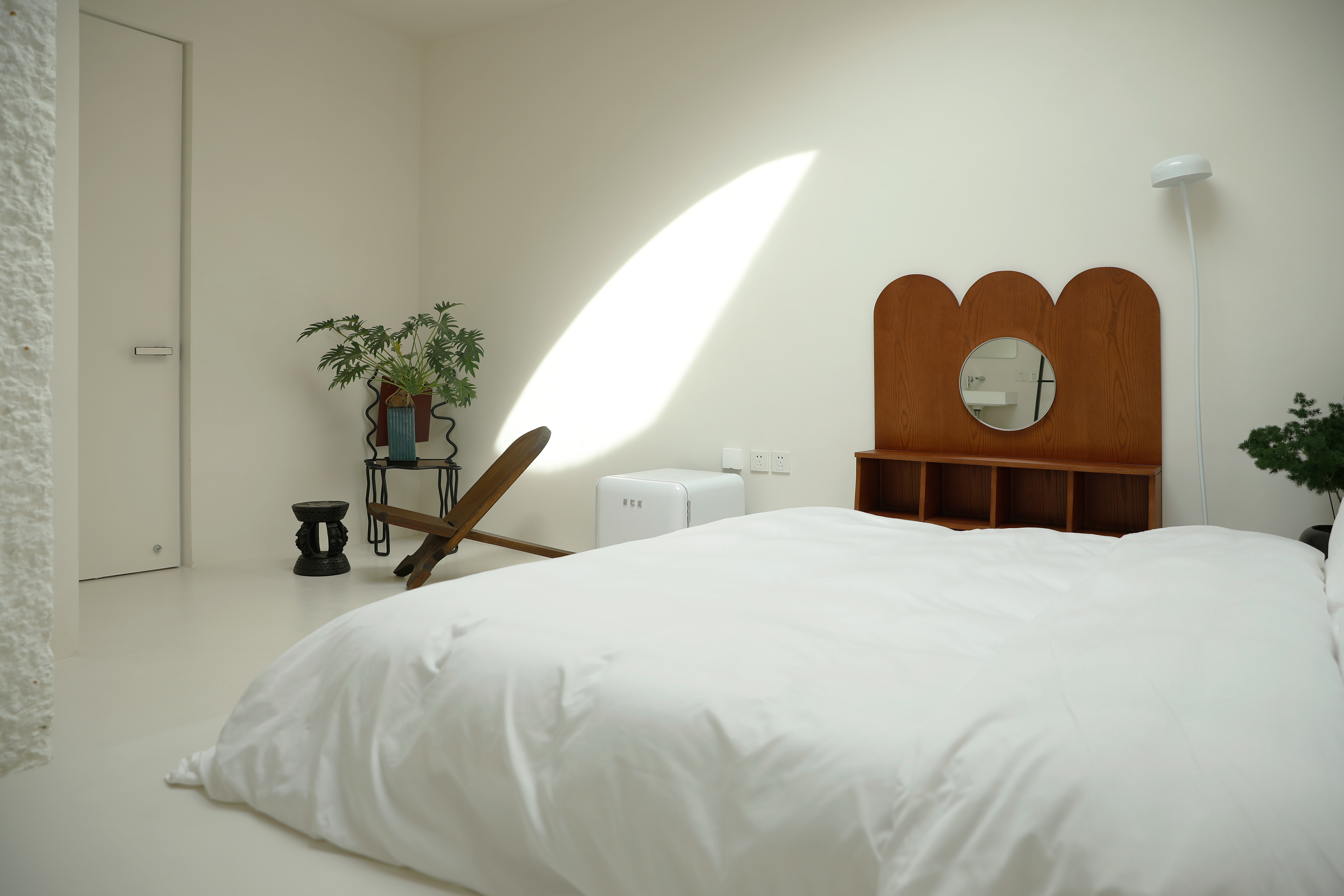 追星星的人 丨星空浴缸大床房（全屋进口微水泥，科勒衞浴，金可儿床垫，网红冰箱）