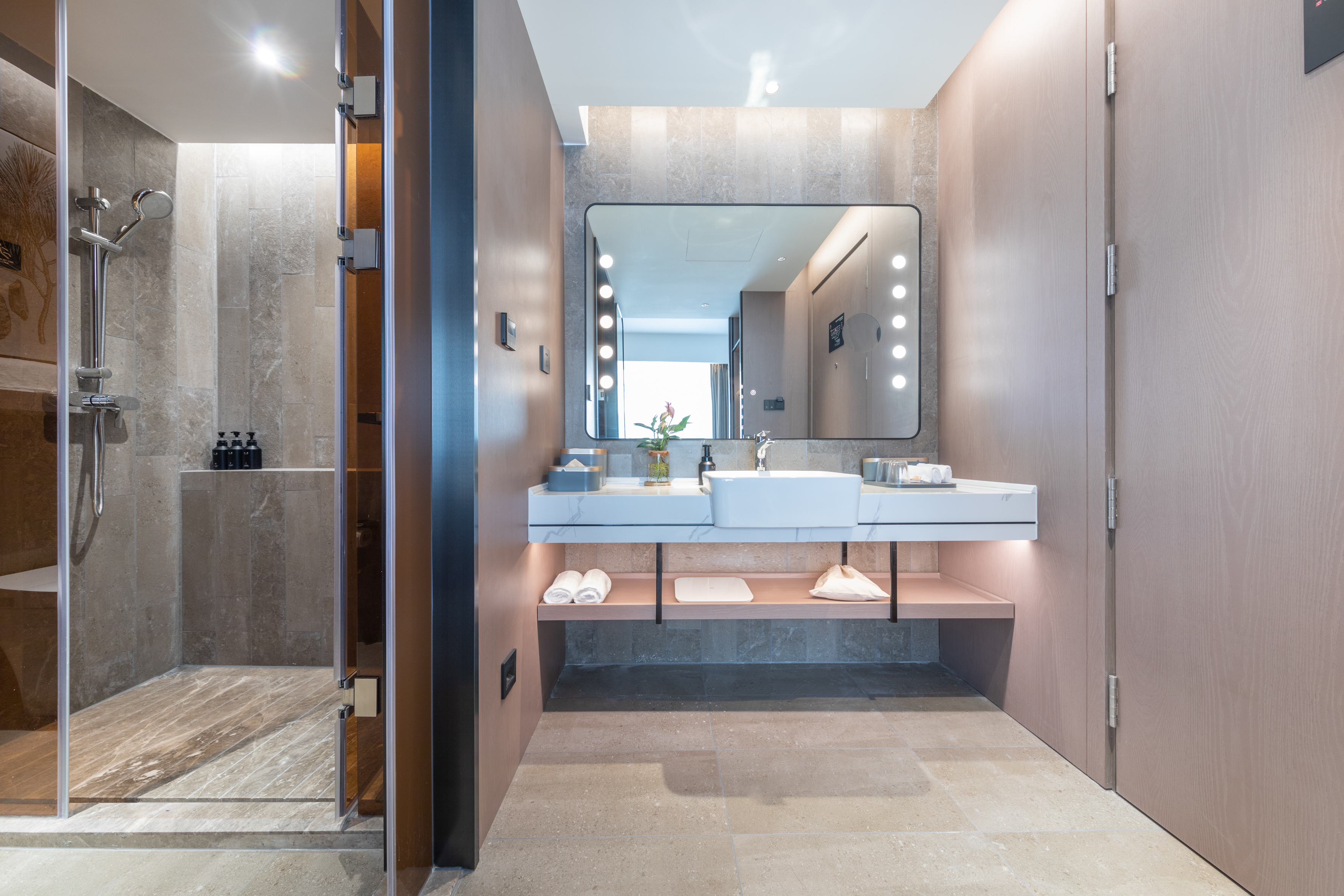 几木大床房（小冰箱+徕芬吹风机+投屏+深睡枕Pro）