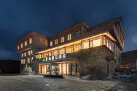 QingShan Holiday Inn
