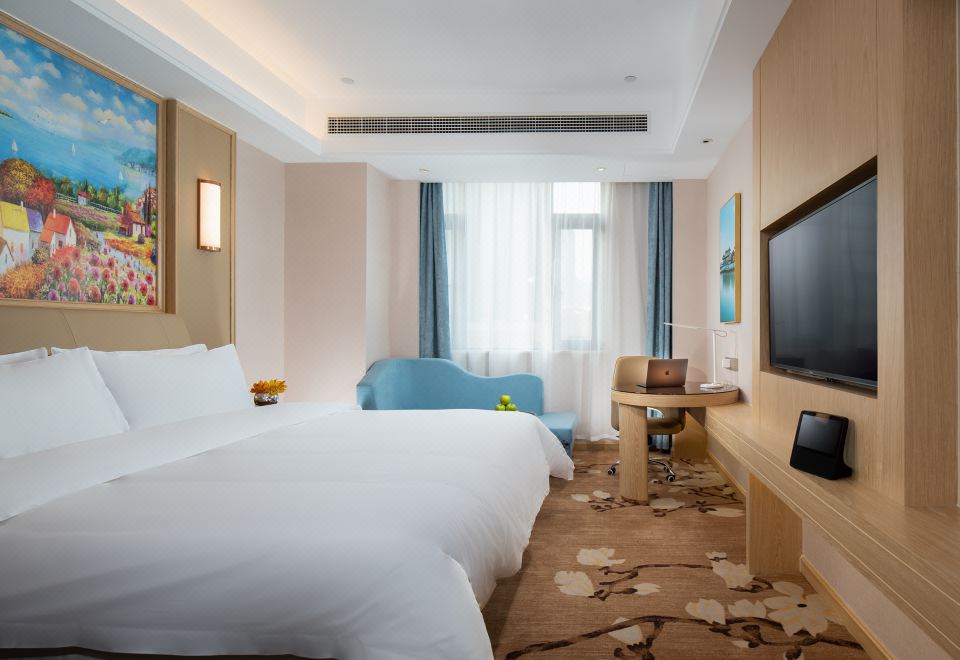 臻礼大床房（休闲沙发+语音助手+小冰箱+双人浴袍）