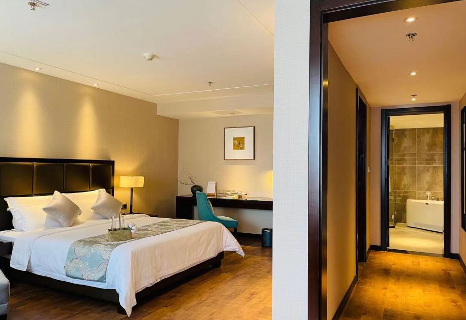 御風豪華大床房（大浴缸+舒適沙發+詩意空間）