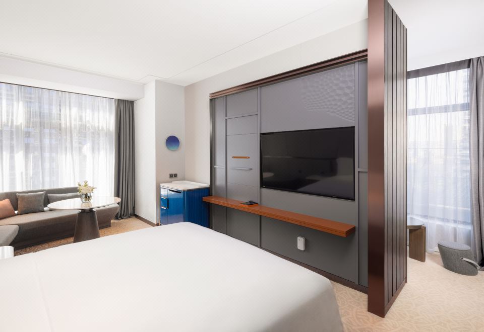 高級房大床及一張上下床