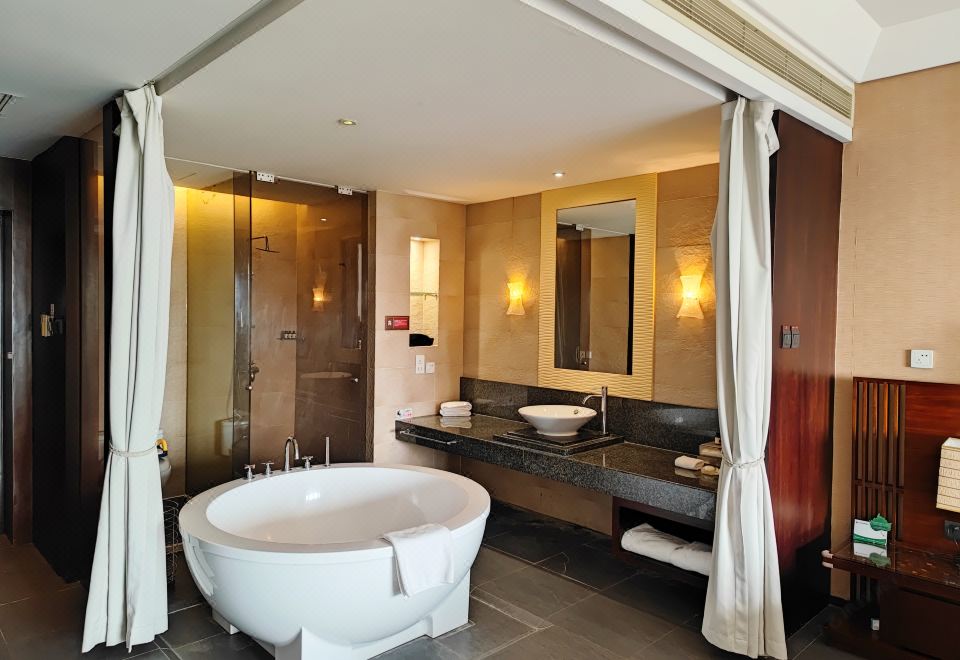 小熊尼奥AR魔法屋（圆形浴缸+扭扭车+滑梯）