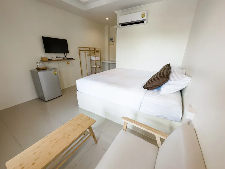 ห้องมาตรฐานพร้อมระเบียง(เตียงควีนไซส์)